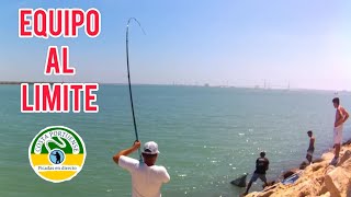 jornada de pesca con LUCHA EXTREMA [upl. by Norrej]