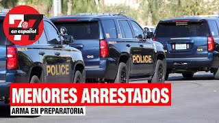 Noticias de Las Vegas  Menores arrestados por arma dentro de preparatoria [upl. by Ahsinut]