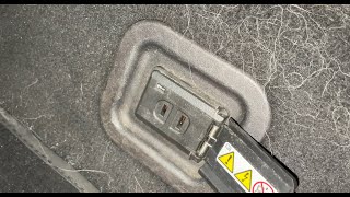 How to Find the Hidden 115Volt AC Power Outlet in Your Mercedes ML350  HouseStyle Pronged Outlet [upl. by Issy]