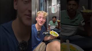 De GOEDKOOPSTE trein in India 😰 [upl. by Neona]