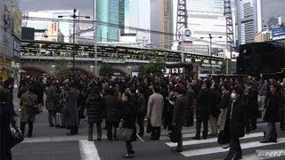 都内で帰宅困難者が続出 JR新橋駅付近 [upl. by Francisco]