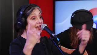 Catherine Ringer chante quotCest comme çaquot des Rita Mitsouko dans les studios de RFM [upl. by Chapa]