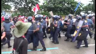 Protesters mass near Congress ahead of Aquinos speech [upl. by Agate]