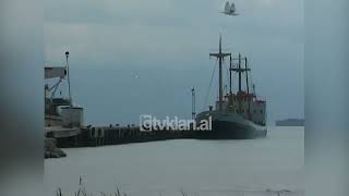 Vlorë  Vdes marinari italian në rrethana të paqarta  6 Prill 2008 [upl. by Engeddi997]