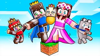 ¡La FAMILIA REAL en UN BLOQUE de MINECRAFT 👑💖👶 FAMILIAS vs FAMILIAS  Sparta356 [upl. by Netti]