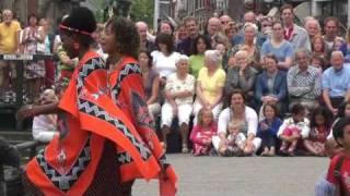 Exotisch folklore dancing tijdens de Heamieldagen op de Marktstraat Bolsward 2009 [upl. by Thurmann538]