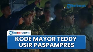 Mayor Teddy Usir Paspampres Berbadan Tegap yang Payungi Presiden Prabowo di Parade Senja Akmil [upl. by Towland]