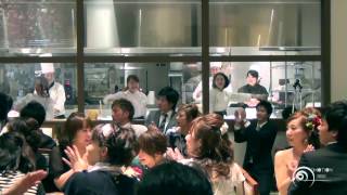 Flash mob Surprise Wedding フラッシュモブ サプライズ 結婚式二次会 One Direction quot Live While Were Young quot [upl. by Gusty]