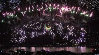 Sydney welcomes in the New Year with fireworks [upl. by Leigh989]