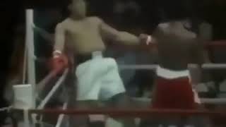 MUHAMMAD ALI DODGES 21 PUNCHES IN 10 SECONDS [upl. by Grishilde333]