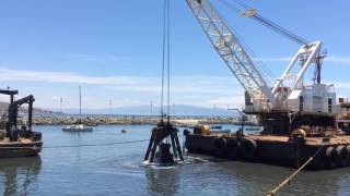 Dredge barge clamshell bucket [upl. by Rodrique]