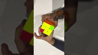 Resolviendo el Cubo de Rubik paso 6 orientación de las esquinas de la última capa [upl. by Katsuyama]