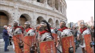 Natale di Roma 2015 il corteo storico ai Fori Imperiali [upl. by Drolyag]