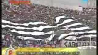 GUERRA DE HINCHAS POR BANDEROLAS UNIVERSITARIO VS ALIANZA LIMA [upl. by Aerised]