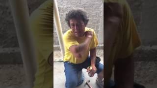 Albañiles paraguayos cantando whats up de 4 non blondes Increíble [upl. by Llerraf]