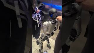 This Robot Was Shown To British SchoolsAnd It Takes Elevators 🤯 AInews [upl. by Danyluk]