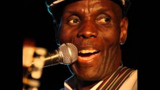 Oliver Mtukudzi  Wasakara [upl. by Whittaker]