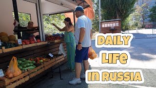 Living in Russia 🇷🇺 Buying food at the farmer market Cooking Chicken  eggplants [upl. by Yemaj]