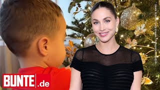 AnnKathrin Götzes quotKleiner Helferquot Sohn Rome schmückt schon den Weihnachtsbaum [upl. by Kieran197]