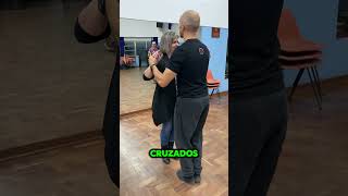 Aprende o lateral cruzado  NA BACHATA [upl. by Dorcea]