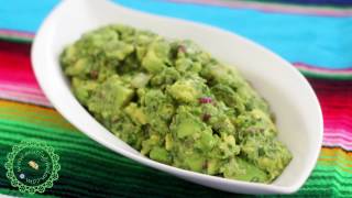 Guacamole Tarifi  Kimyonlu Avokado Salatasi [upl. by Georglana454]