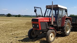 Zetor 8111Jazda z poľa s rozmetadlom umelých hnojív [upl. by Amlus]