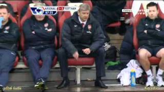 Arsène Wenger Throws a Bottle of Water  So Angry  FUNNY [upl. by Leandro]