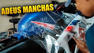 COMO ENVELOPAR UM TANQUE DE MOTO COM TRANSPARENTE SEM DEIXAR MANCHAS [upl. by Haldes]