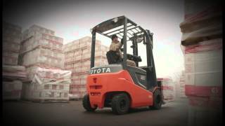 Toyota Material Handling presenteert elektrische Traigo 80 [upl. by Hekking]