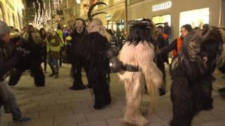 Krampuslauf am Krampustag in Salzburg  die hauen zu [upl. by Namreh]