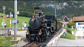 Bahnübergang Lungern CH  Swiss Railroad Crossing [upl. by Nnylasor]