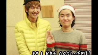 AUDIO SHINee Onew sings quotFirequot by 2NE1 [upl. by Rednasela431]