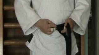 Gürtel binden  tie belt  Kindervariante children variant  Judo Karate [upl. by Ellerey315]