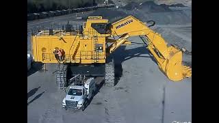 Komatsu PC 8000 assembled in 15 minutes [upl. by Ramaj]