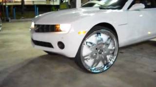 AceWhipsNET White 2011 Chevy Camaro on 30quot DUB Ravenous Floaters [upl. by Nalla]