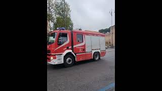 VigilidelFuoco in sirena firefighters emergency responding [upl. by Adirahs891]