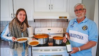 Comiendo Locro Argentino  Festejando el 25 de Mayo [upl. by Nnairol]