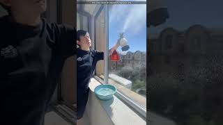 Magnetic Cleaner Shine Your Window from the Inside [upl. by Lemieux]