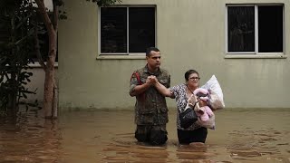 Inondations au Brésil  au moins 66 morts et 101 disparus [upl. by Adikram]