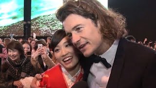 前田敦子、オーランド・ブルームと対面に感動！「私も素敵な旅をしたい」 映画「ホビット 決戦のゆくえ」英ワールドプレミアに晴れ着姿で登場！ Atsuko Maeda event [upl. by Kimmie767]