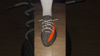 Yeezy 350 reflective  lace your yeezy  how to loose lace yeezy [upl. by Lihka]