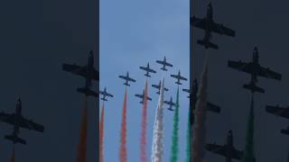 Frecce Tricolori formation loop at the Rochester Air Show [upl. by Sera]