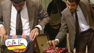 Mr Bean Packs para unas vacaciones  Clips divertidos de Mr Bean  Viva Mr Bean [upl. by Ardnatal518]