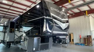 Cyclone 4006 toy hauler fifth wheel Carter [upl. by Galloway]