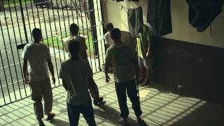 Na Quebrada  Trailer Oficial  16 de outubro de 2014 nos cinemas [upl. by Grover]