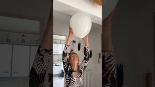 COMMENT FAIRE TENIR UN BALLON AU PLAFOND 🎈 devinette enigme jeu youtubecreatorcommunity [upl. by Atnim285]