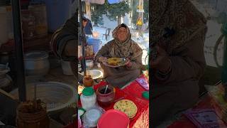 Bajrangi bhaijaan wali munni and mother selling sarso ka saag and makke ki roti in kashmir dudhpatri [upl. by Shelden]