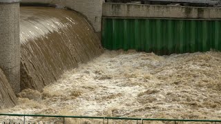 Wrocław czeka na falę kulminacyjną na Odrze [upl. by Odidnac]