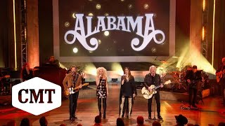 Little Big Town Performs quotThe Closer You Getquot  CMT Giants Alabama [upl. by Renckens203]