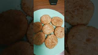 Chef Ramsay Crab Cakes quick reviewtaste test [upl. by Jaye]